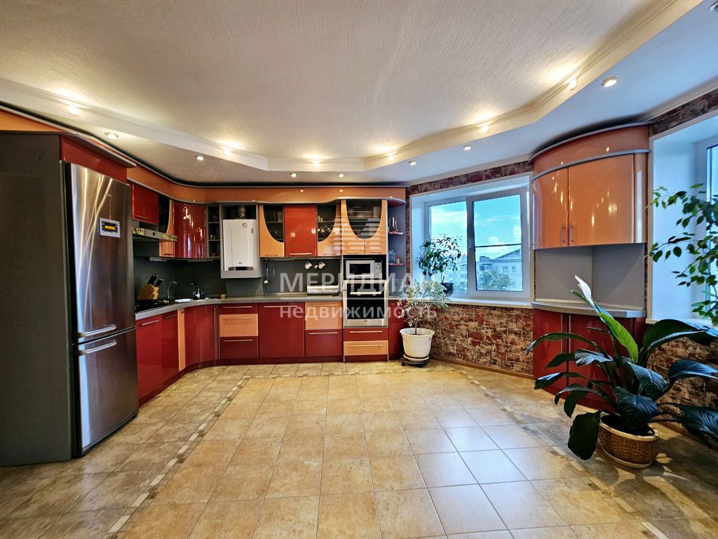 Продажа 3-комнатной квартиры, Бор, Ленина ул,  161к2