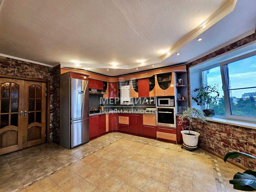 Продажа 3-комнатной квартиры, Бор, Ленина ул,  161к2