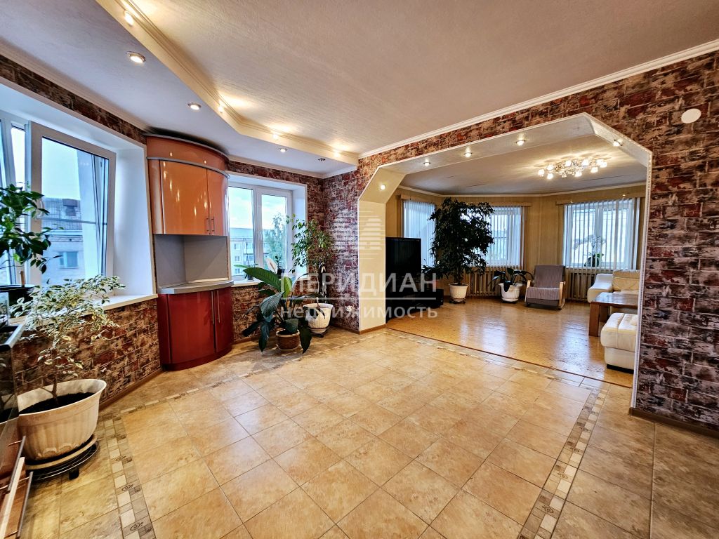 Продажа 3-комнатной квартиры, Бор, Ленина ул,  161к2