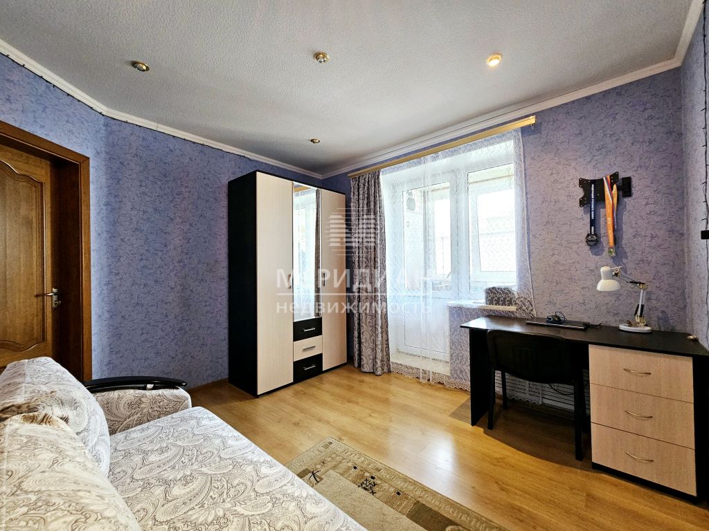 Продажа 3-комнатной квартиры, Бор, Ленина ул,  161к2