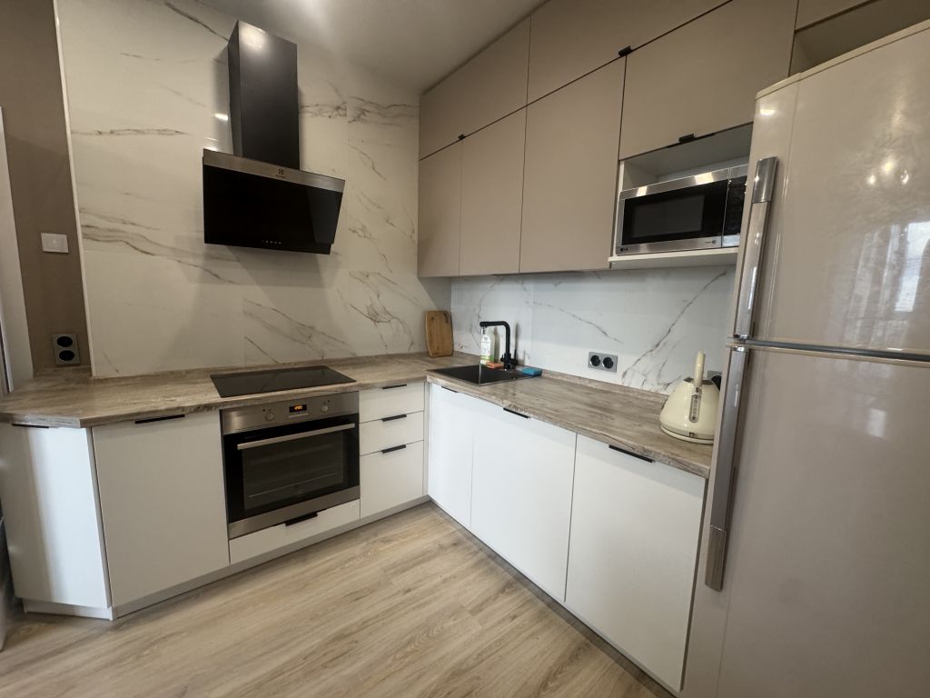 Продажа 2-комнатной квартиры, Пермь, Революции ул,  48в