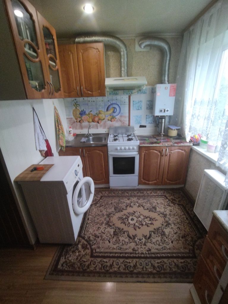 Продажа 4-комнатной квартиры, Новомосковск, Генерала Белова ул,  3а