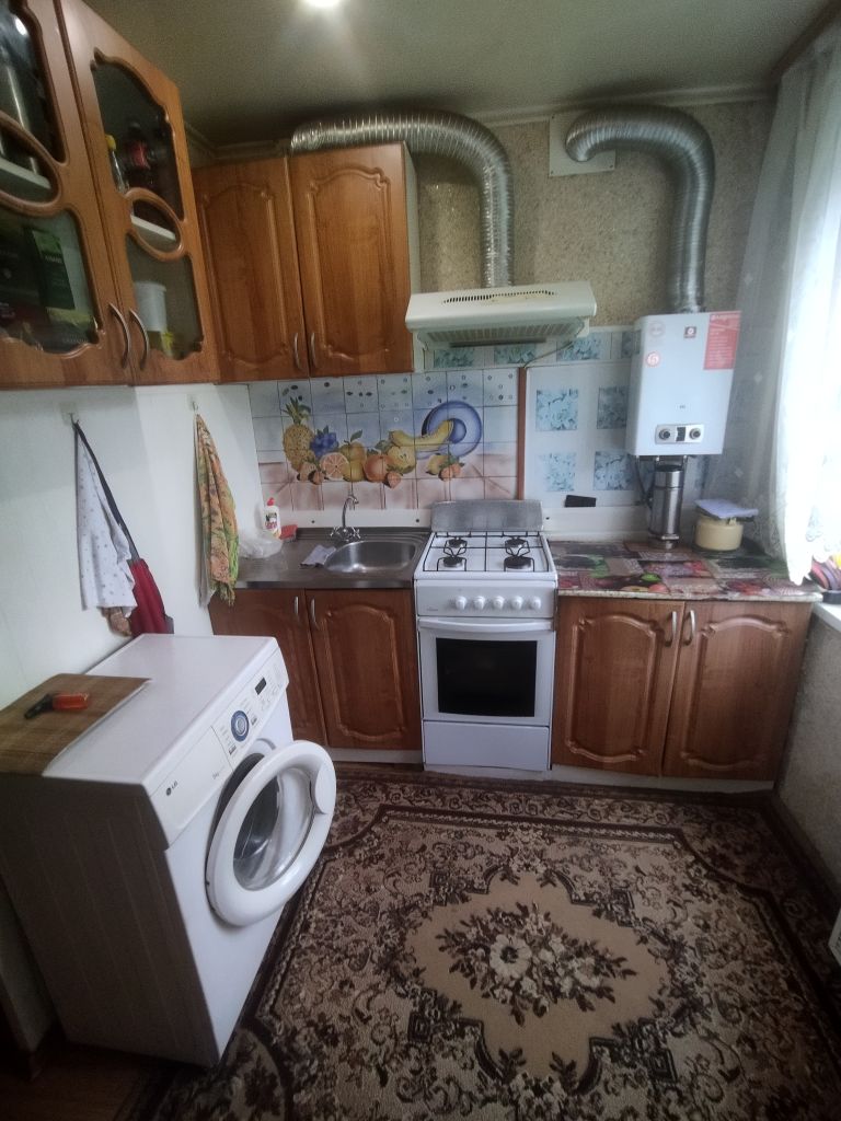 Продажа 4-комнатной квартиры, Новомосковск, Генерала Белова ул,  3а