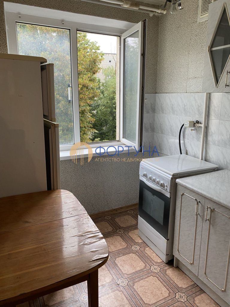 Продажа 3-комнатной квартиры, Белгород, Садовая ул,  65а