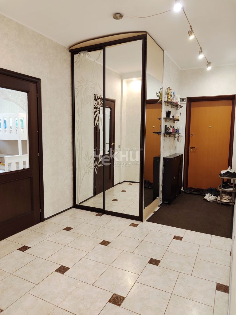 Продажа 2-комнатной квартиры, Нижний Новгород, Волжская наб,  8к1