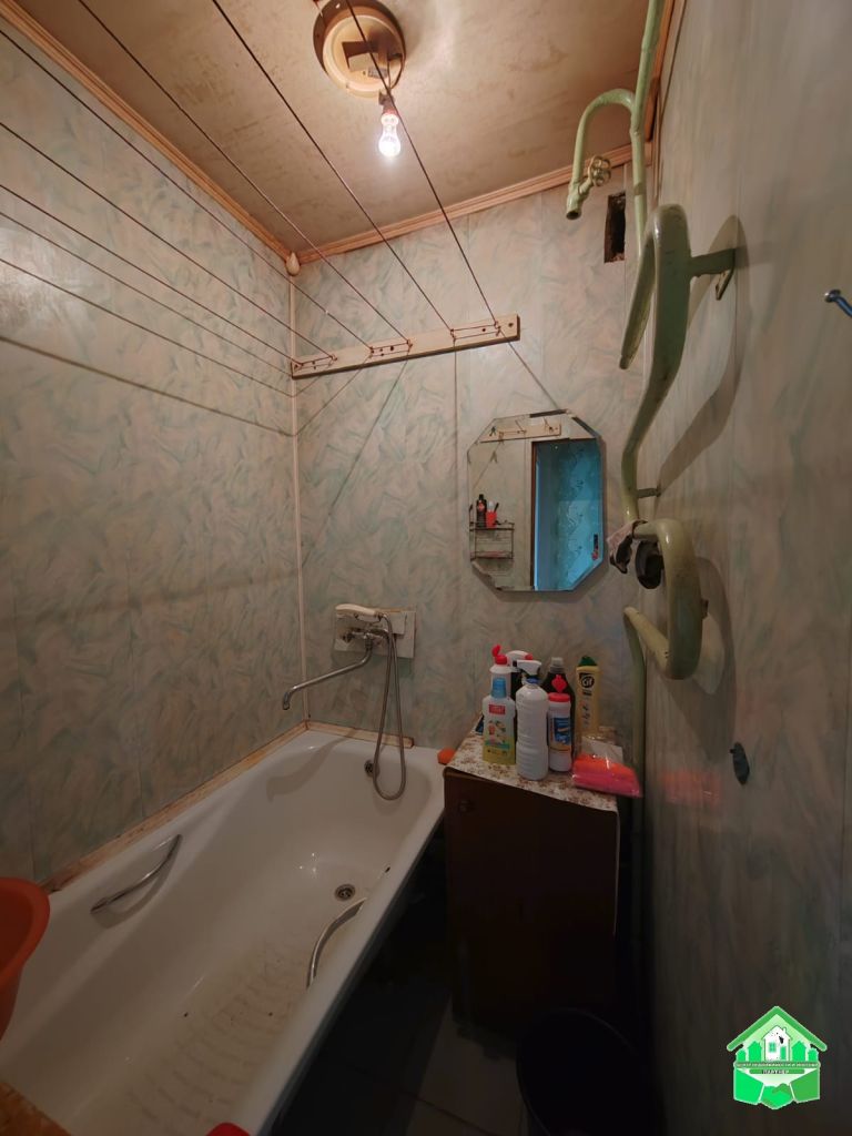 Продажа 4-комнатной квартиры, Ярославль, Матросова проезд,  8