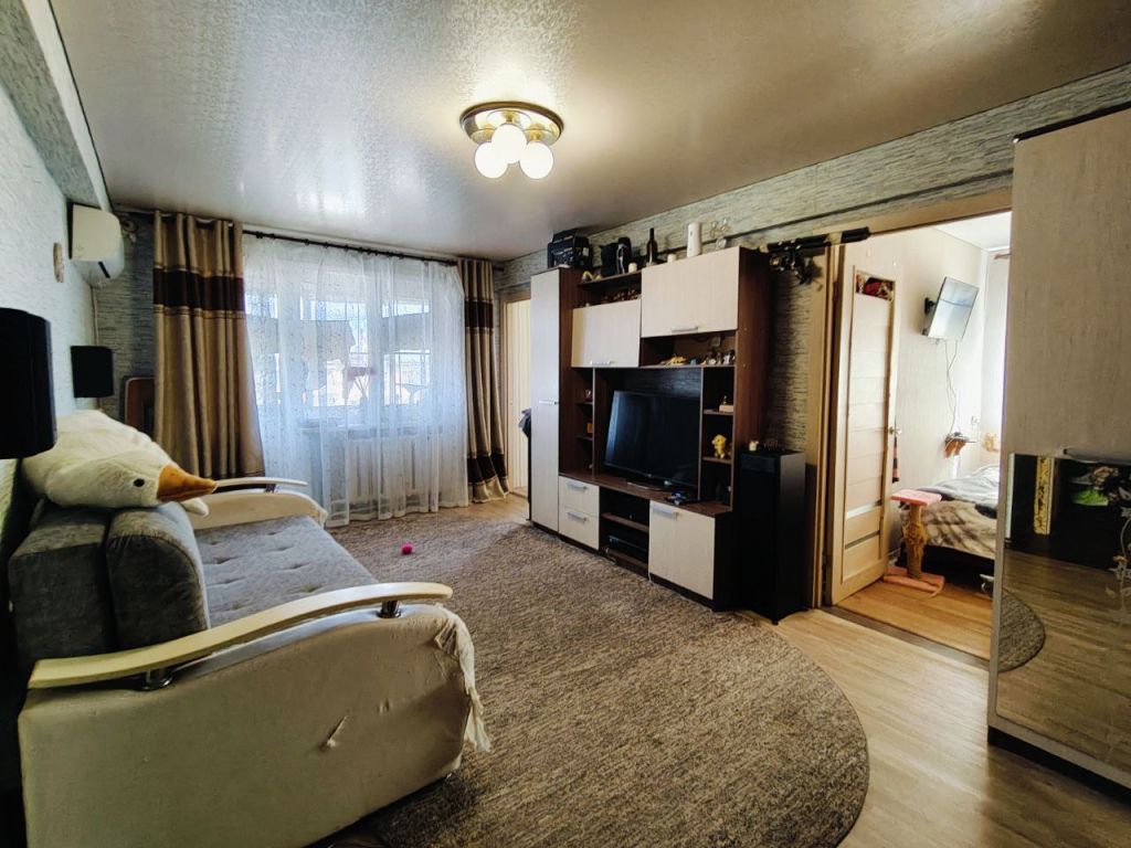 Продажа 4-комнатной квартиры, Новомосковск, Маяковского ул,  6