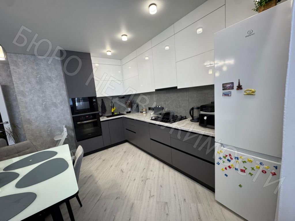 Продажа 3-комнатной квартиры, Балашов, Ленина ул,  36А