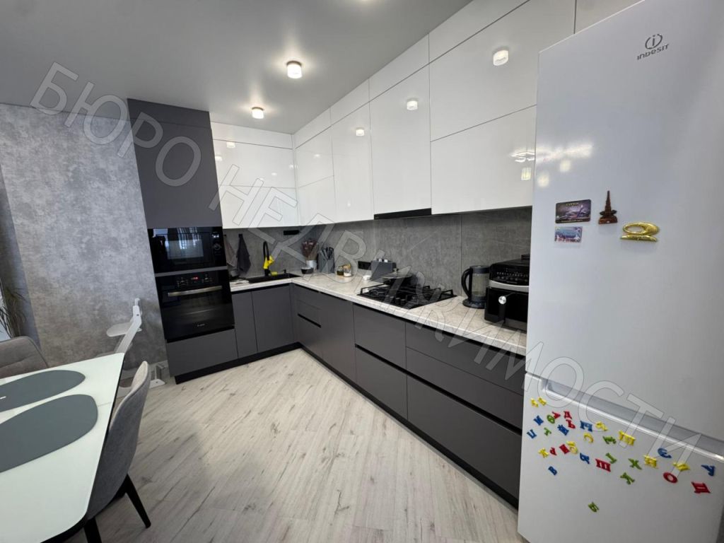 Продажа 3-комнатной квартиры, Балашов, Ленина ул,  36А