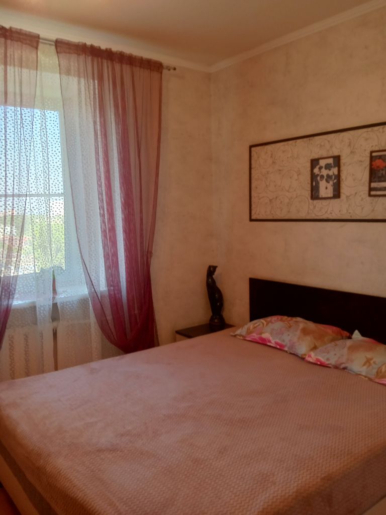 Продажа 3-комнатной квартиры, Батайск, Герцена ул,  35