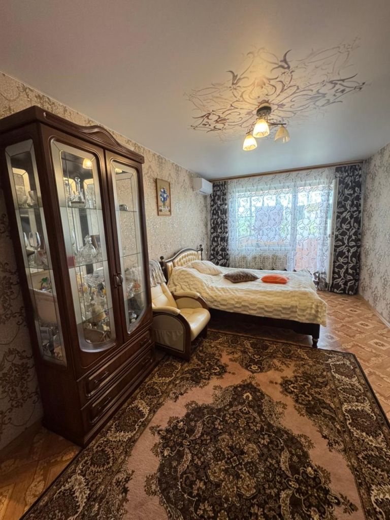 Продажа 2-комнатной квартиры, Китово, Центральная Улица,  111