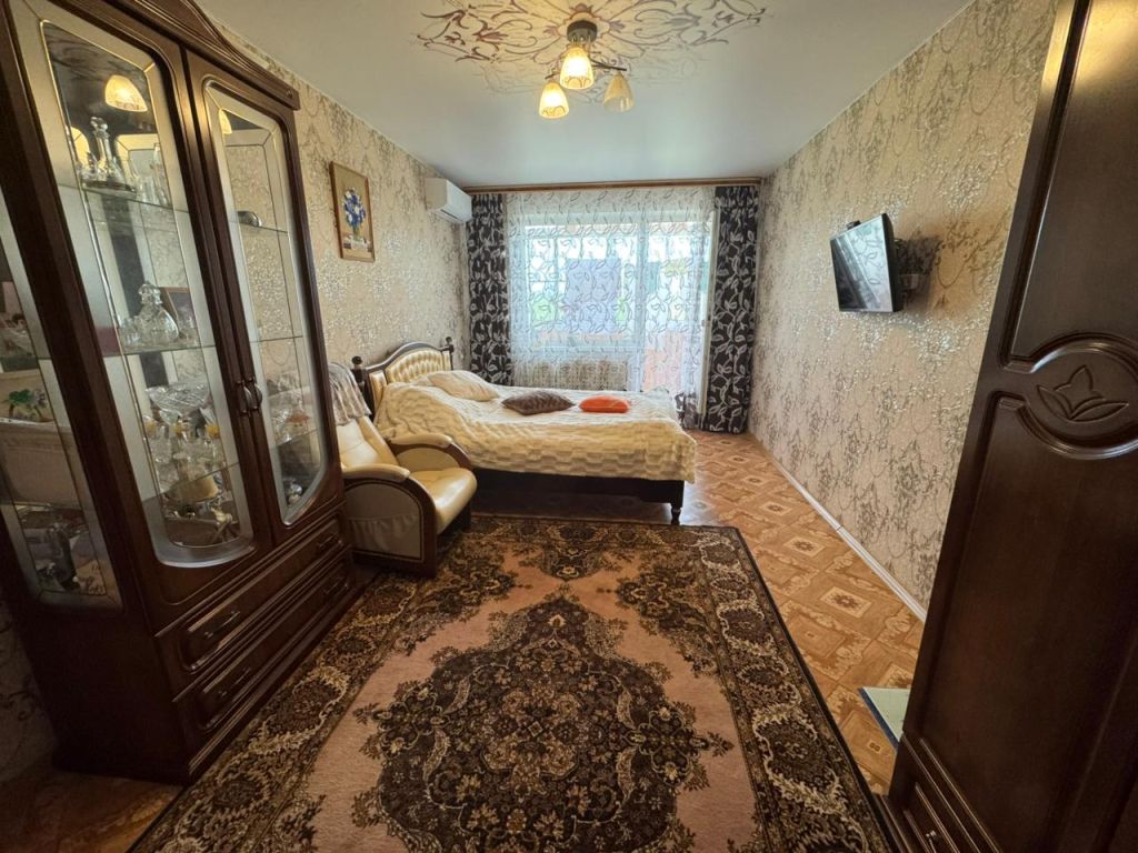 Продажа 2-комнатной квартиры, Китово, Центральная Улица,  111