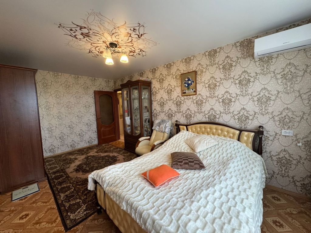 Продажа 2-комнатной квартиры, Китово, Центральная Улица,  111