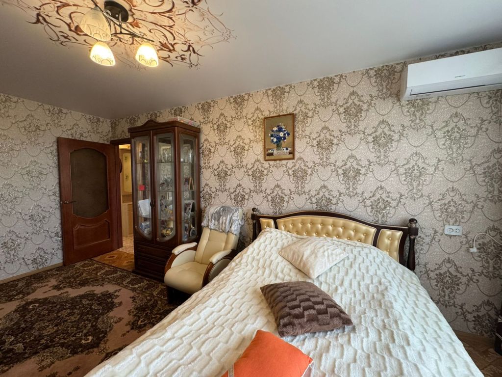 Продажа 2-комнатной квартиры, Китово, Центральная Улица,  111