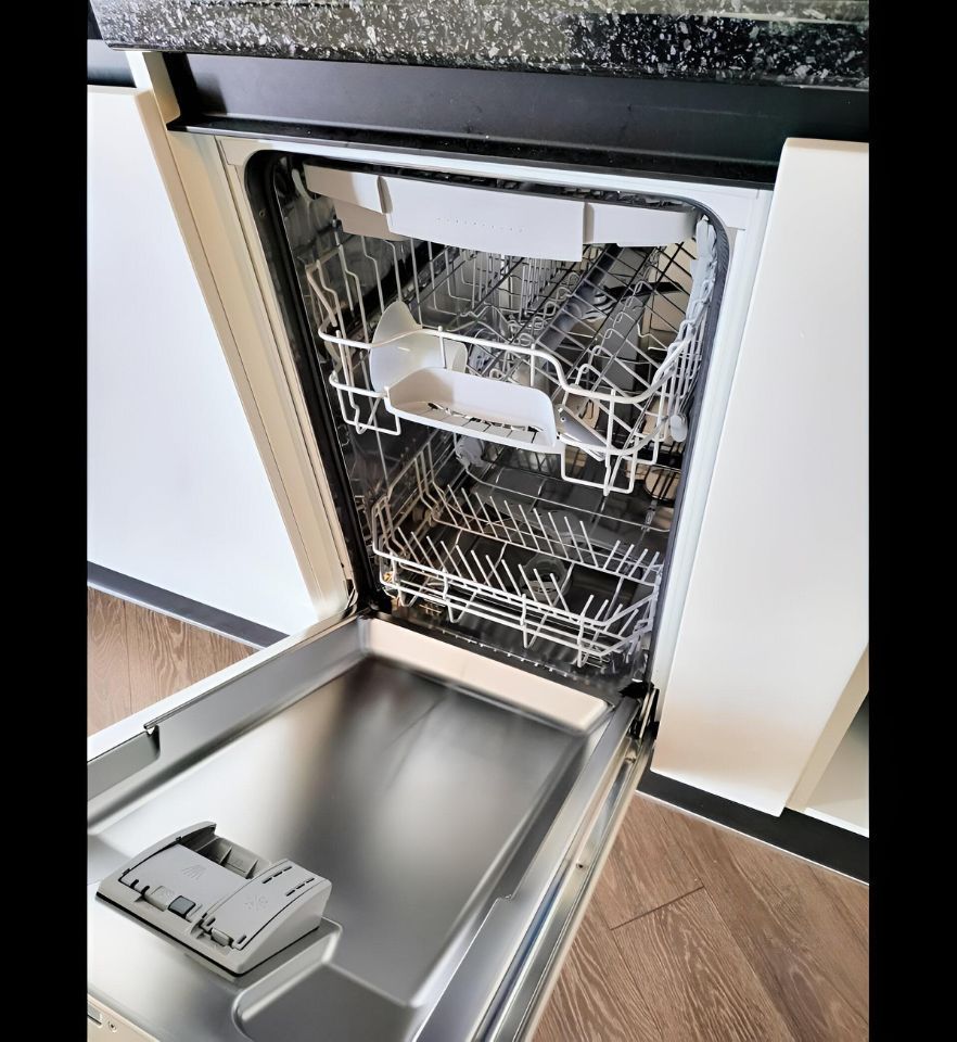 Продажа 2-комнатной квартиры, Саратов, Славянская пл,  2