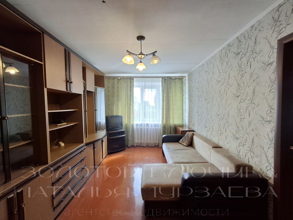 Продажа 3-комнатной квартиры, Каликино, Октябрьская,  17