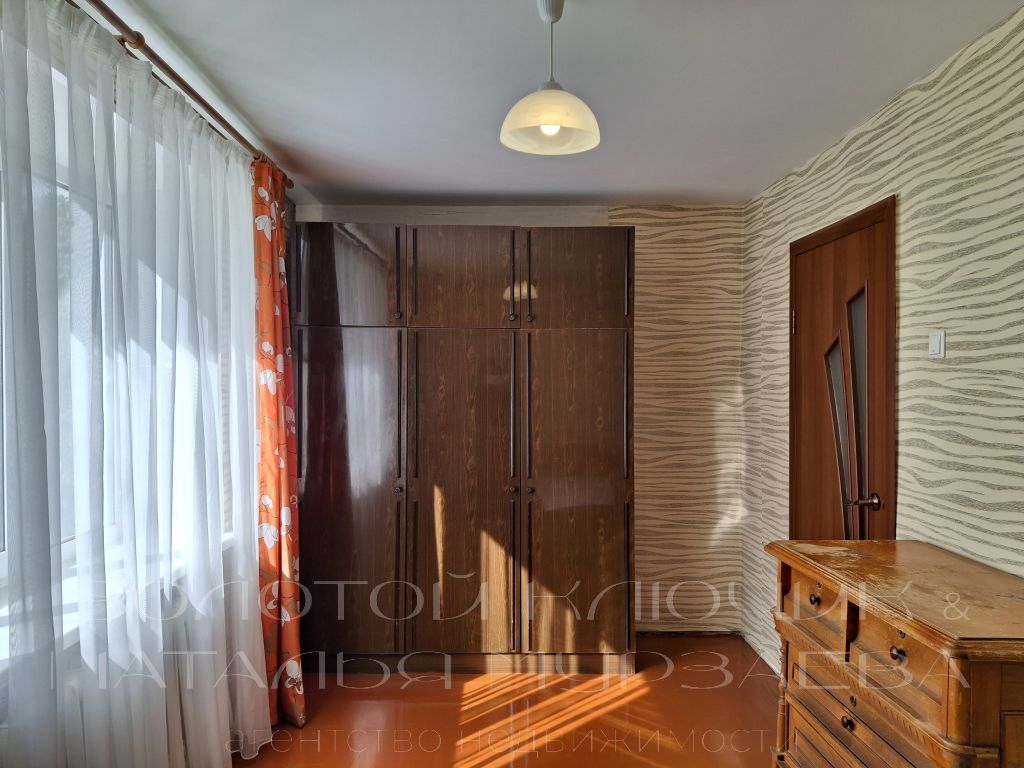 Продажа 3-комнатной квартиры, Каликино, Октябрьская,  17