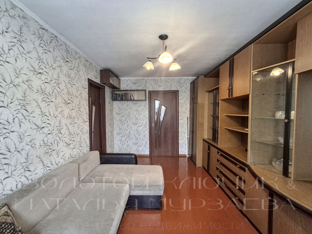 Продажа 3-комнатной квартиры, Каликино, Октябрьская,  17