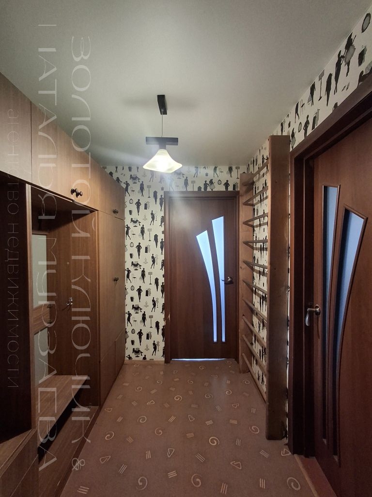 Продажа 3-комнатной квартиры, Каликино, Октябрьская,  17