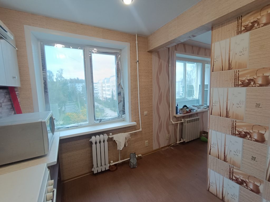 Продажа 1-комнатной квартиры, Новомосковск, Орджоникидзе ул,  5а