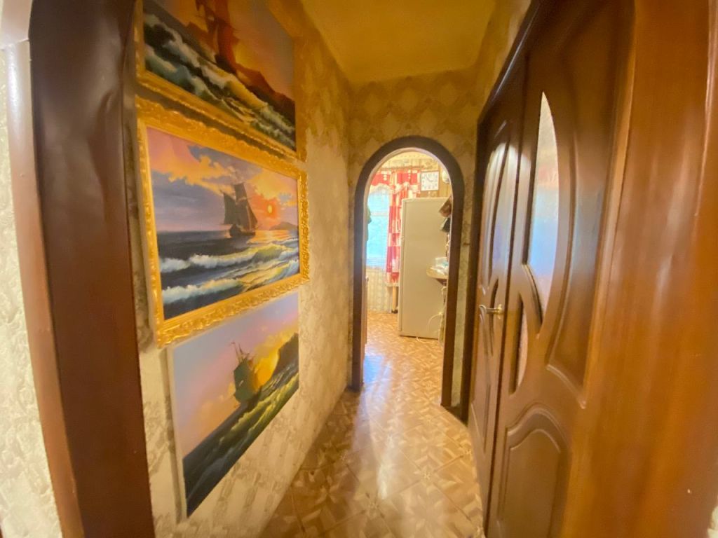 Продажа 2-комнатной квартиры, Нижний Новгород, Октябрьской Революции ул,  18