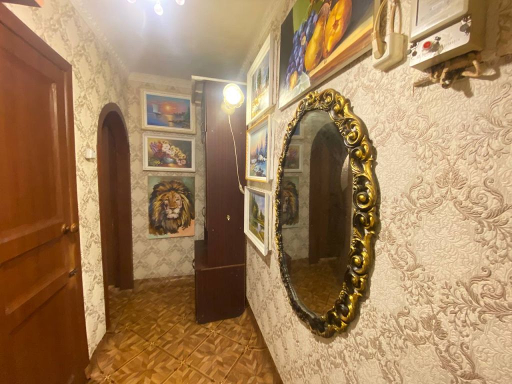 Продажа 2-комнатной квартиры, Нижний Новгород, Октябрьской Революции ул,  18