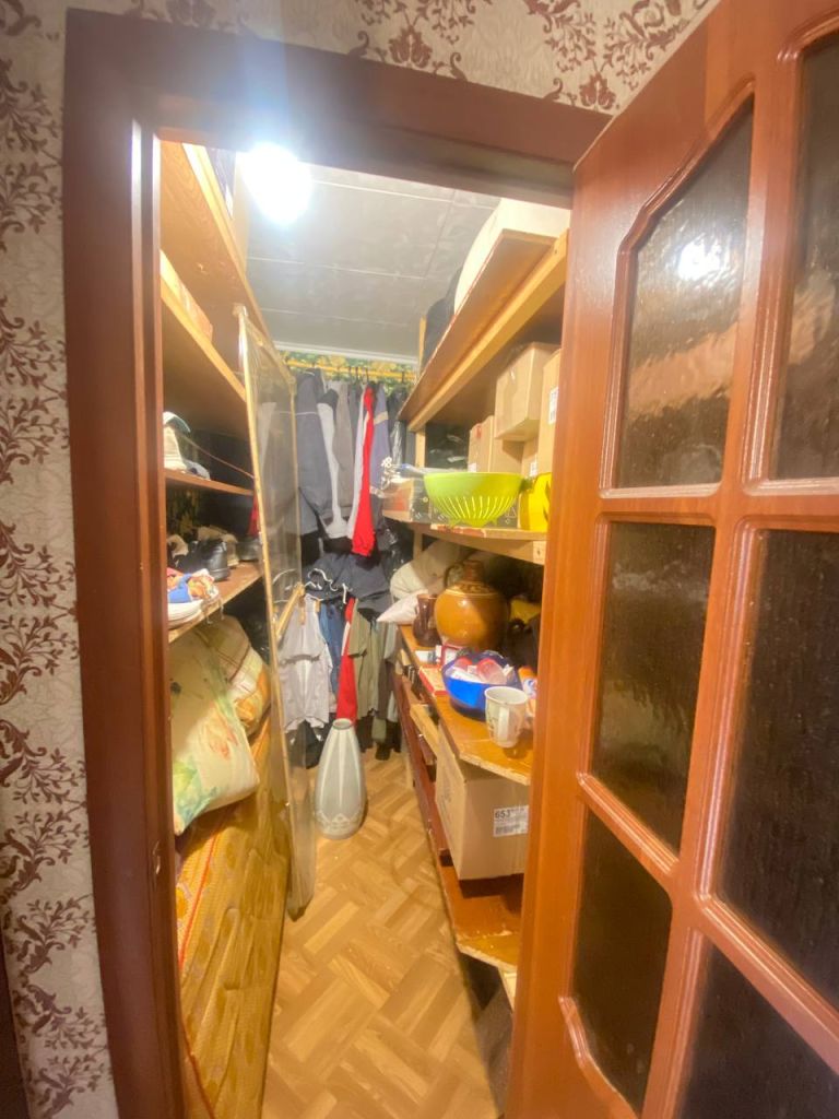 Продажа 2-комнатной квартиры, Нижний Новгород, Октябрьской Революции ул,  18