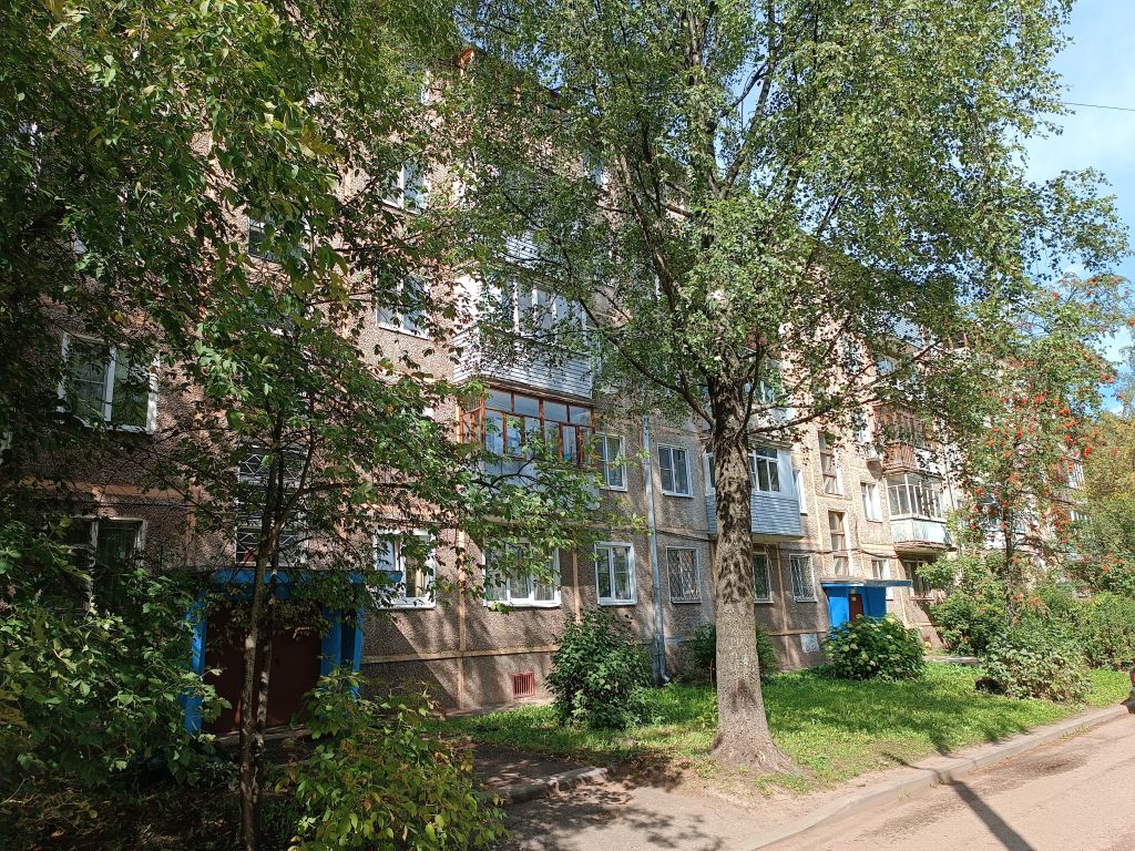 Продажа 2-комнатной квартиры, Ярославль, Дзержинского пр-кт,  27
