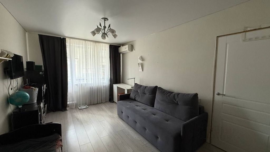 Продажа 1-комнатной квартиры, Саратов, 50 лет Октября пр-кт,  15