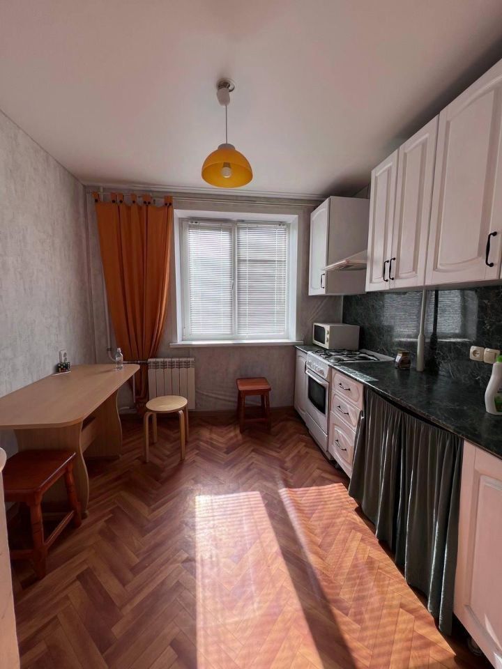 Продажа 1-комнатной квартиры, Саратов, 50 лет Октября пр-кт,  15