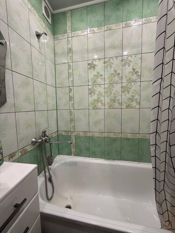 Продажа 1-комнатной квартиры, Саратов, 50 лет Октября пр-кт,  15