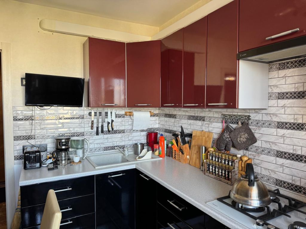 Продажа 3-комнатной квартиры, Тверь, Ленина пр-кт,  2