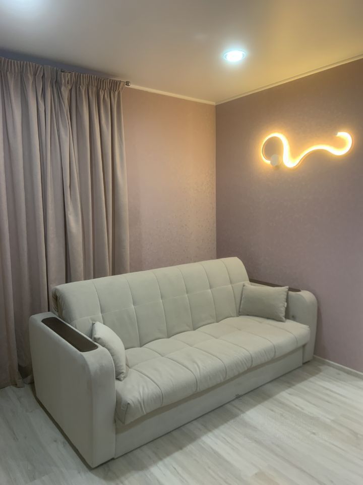 Продажа 2-комнатной квартиры, Саратов, Академика Антонова ул,  24