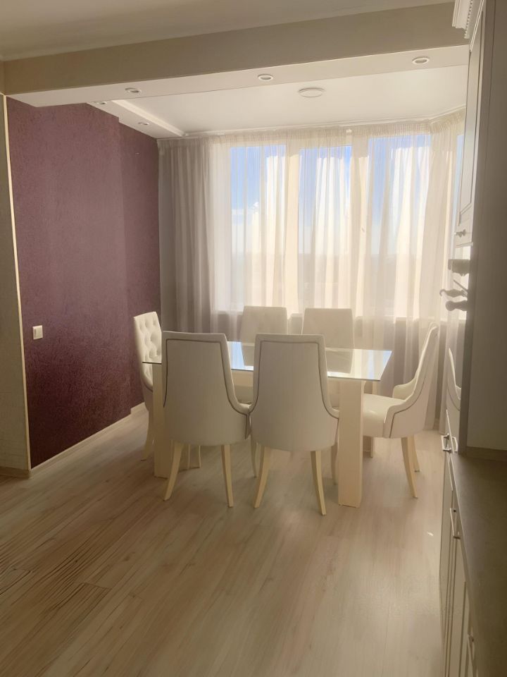 Продажа 2-комнатной квартиры, Саратов, Академика Антонова ул,  24