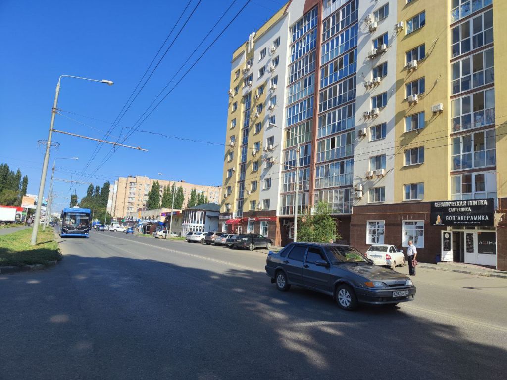 Продажа 3-комнатной квартиры, Энгельс, Фридриха Энгельса пр-кт,  24