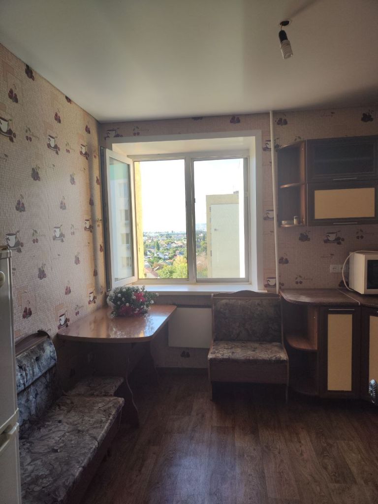 Продажа 3-комнатной квартиры, Энгельс, Фридриха Энгельса пр-кт,  24