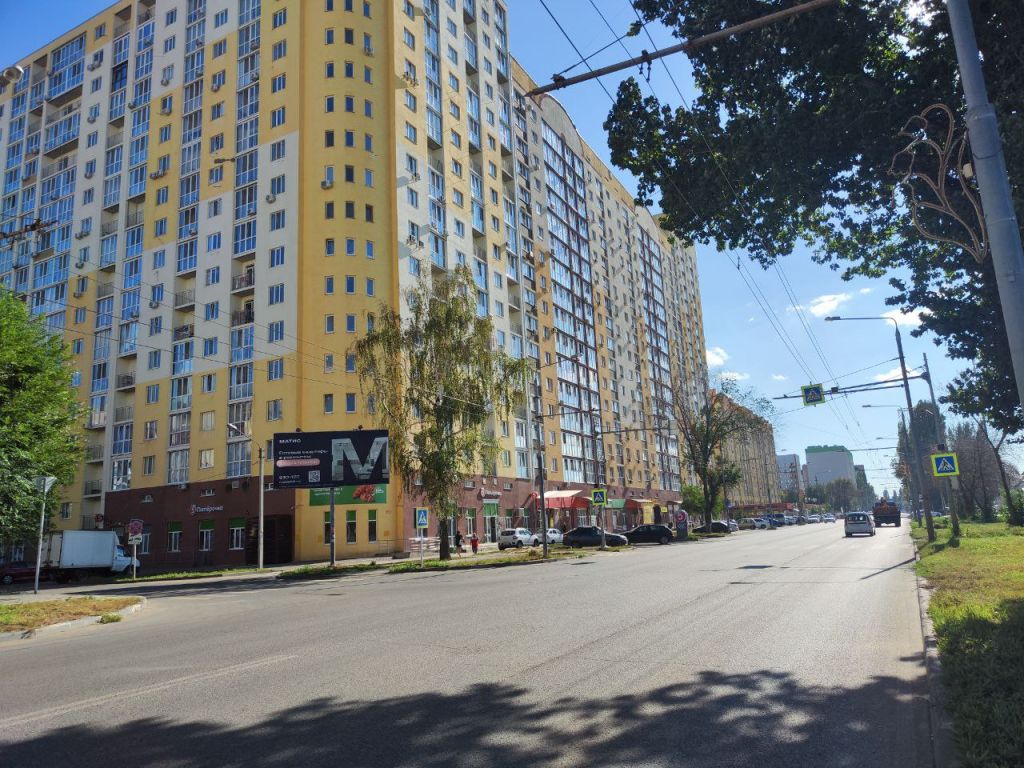 Продажа 3-комнатной квартиры, Энгельс, Фридриха Энгельса пр-кт,  24