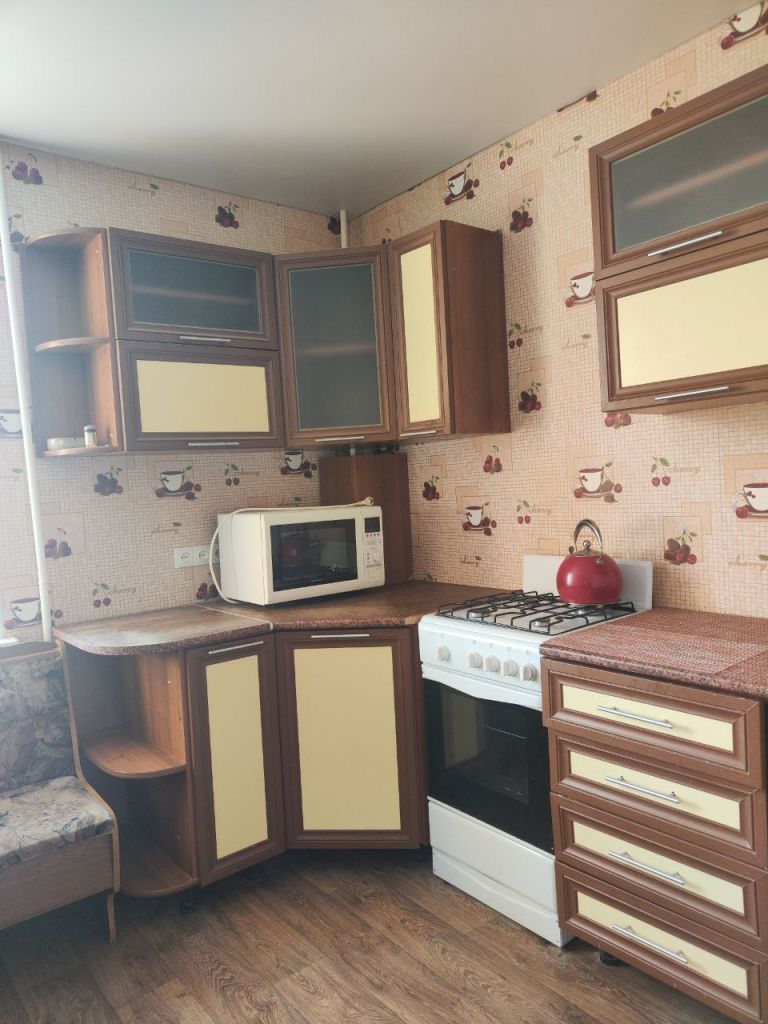 Продажа 3-комнатной квартиры, Энгельс, Фридриха Энгельса пр-кт,  24