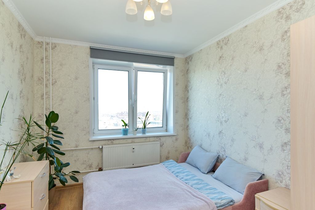 Продажа 2-комнатной квартиры, Ярославль, Лизы Чайкиной ул,  7