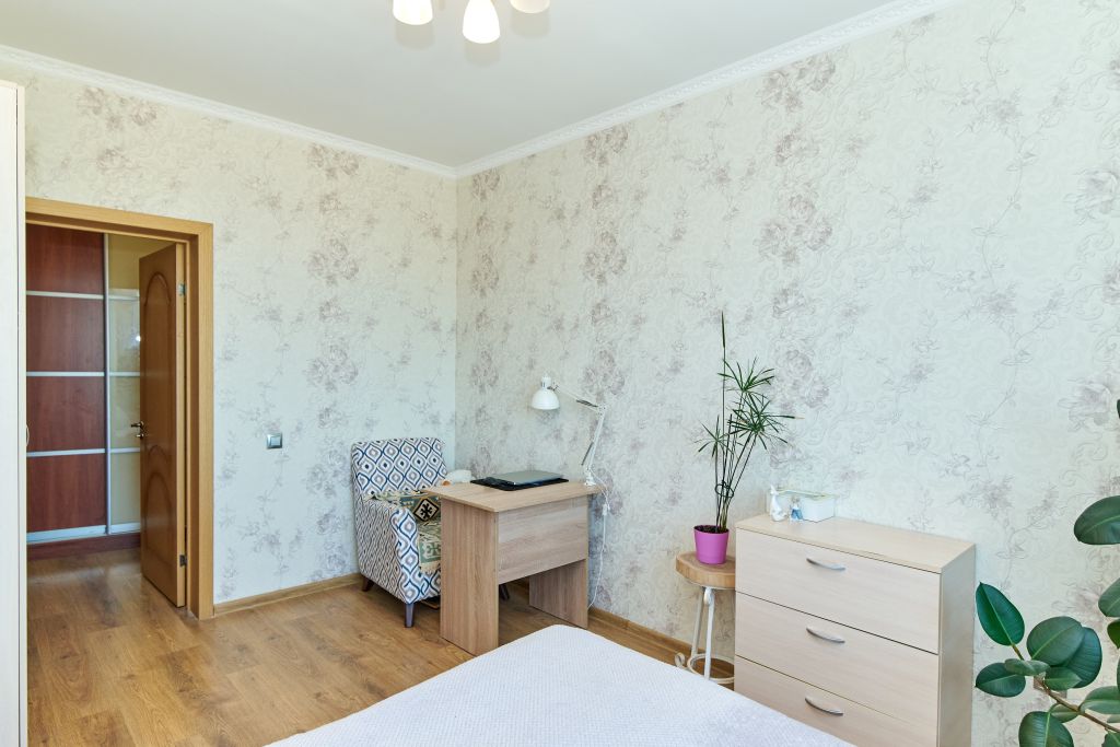 Продажа 2-комнатной квартиры, Ярославль, Лизы Чайкиной ул,  7