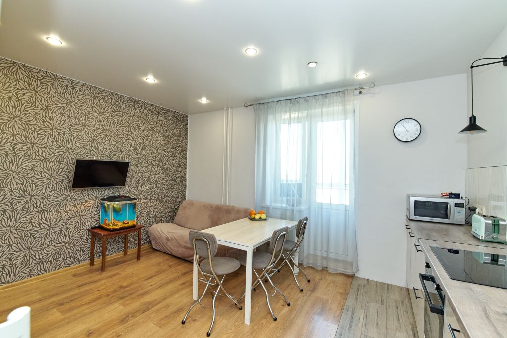 Продажа 2-комнатной квартиры, Ярославль, Лизы Чайкиной ул,  7