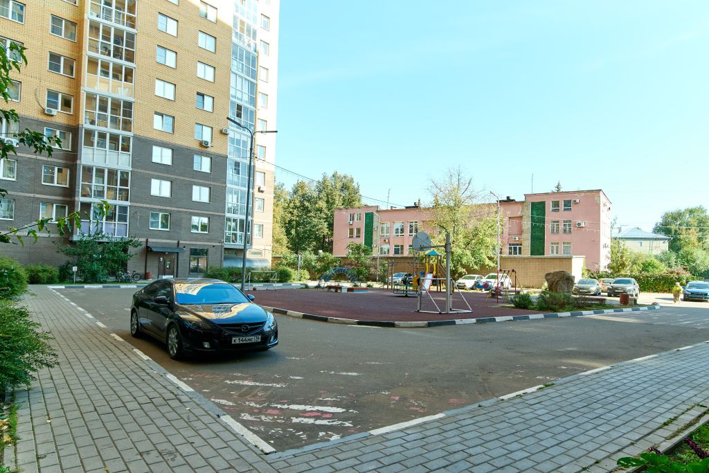 Продажа 2-комнатной квартиры, Ярославль, Лизы Чайкиной ул,  7