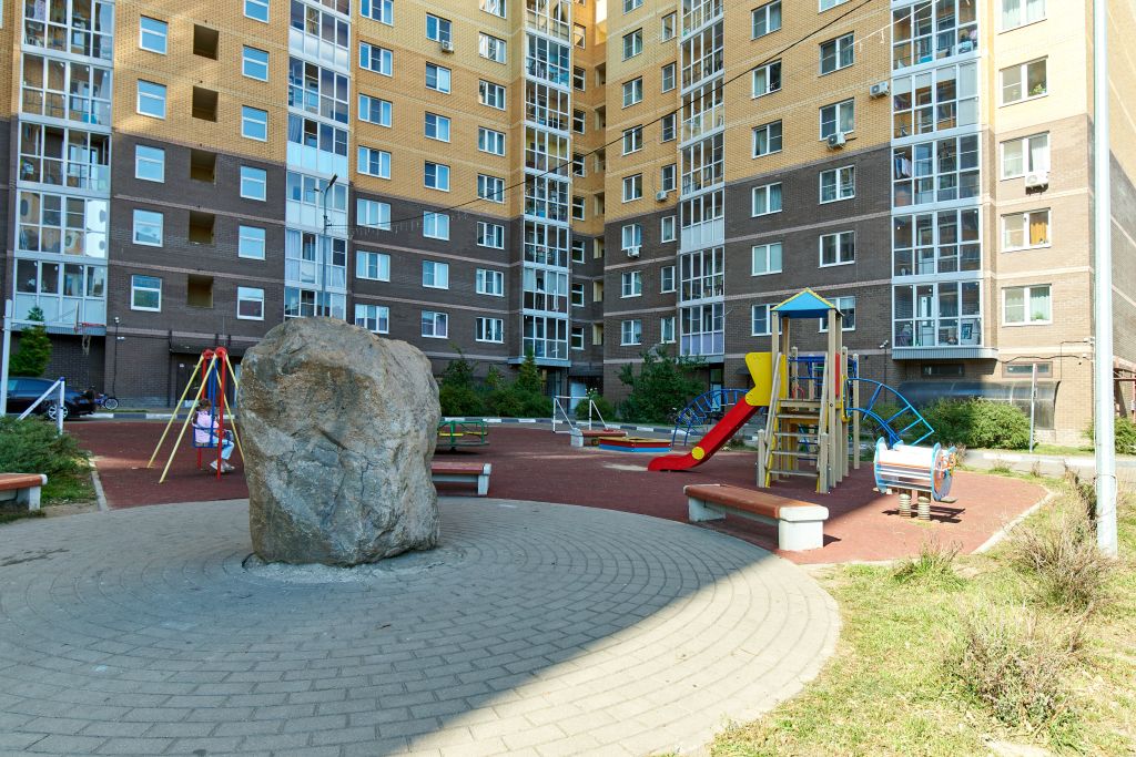 Продажа 2-комнатной квартиры, Ярославль, Лизы Чайкиной ул,  7