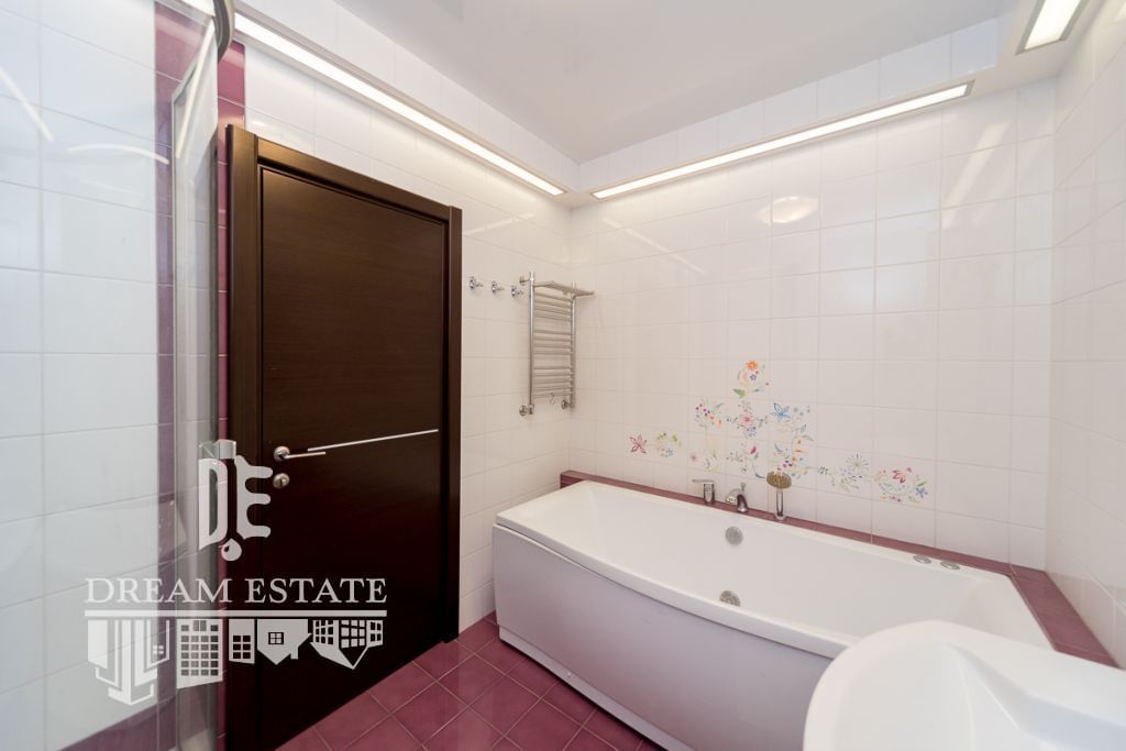 Продажа 3-комнатной квартиры, Ярославль, Ленина пр-кт,  7 корп 2