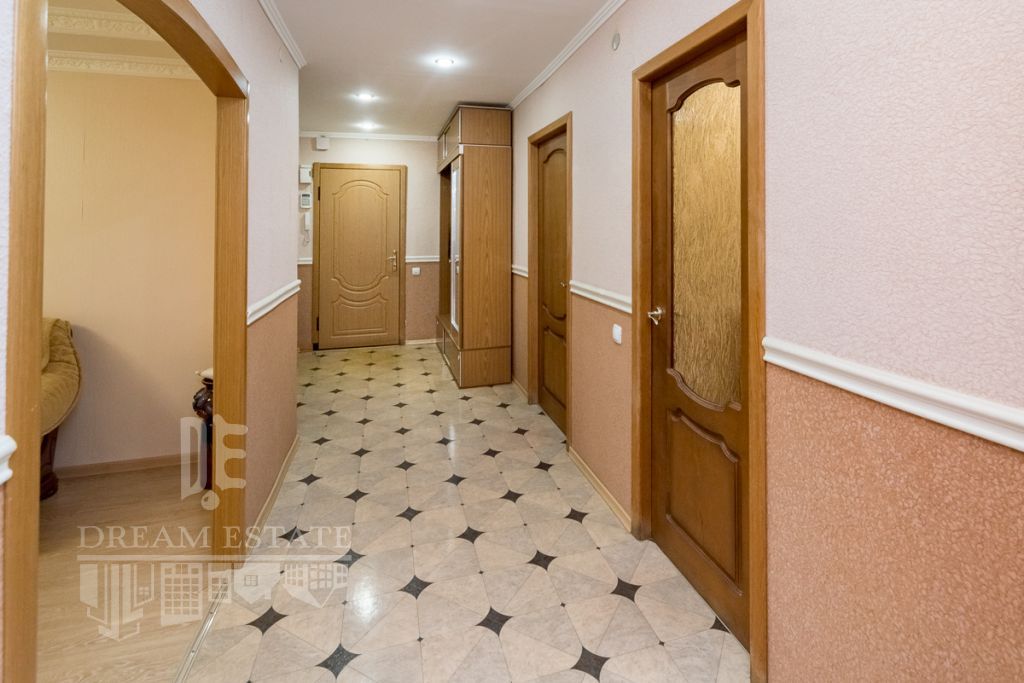 Продажа 3-комнатной квартиры, Ярославль, Алмазная ул,  5к2