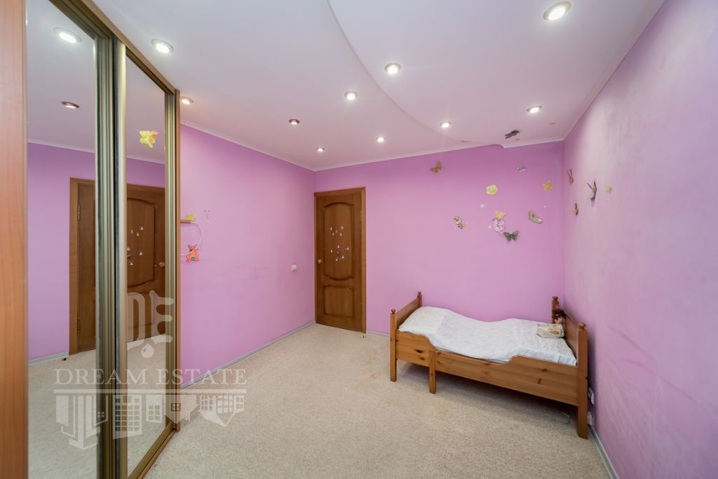 Продажа 3-комнатной квартиры, Ярославль, Алмазная ул,  5к2