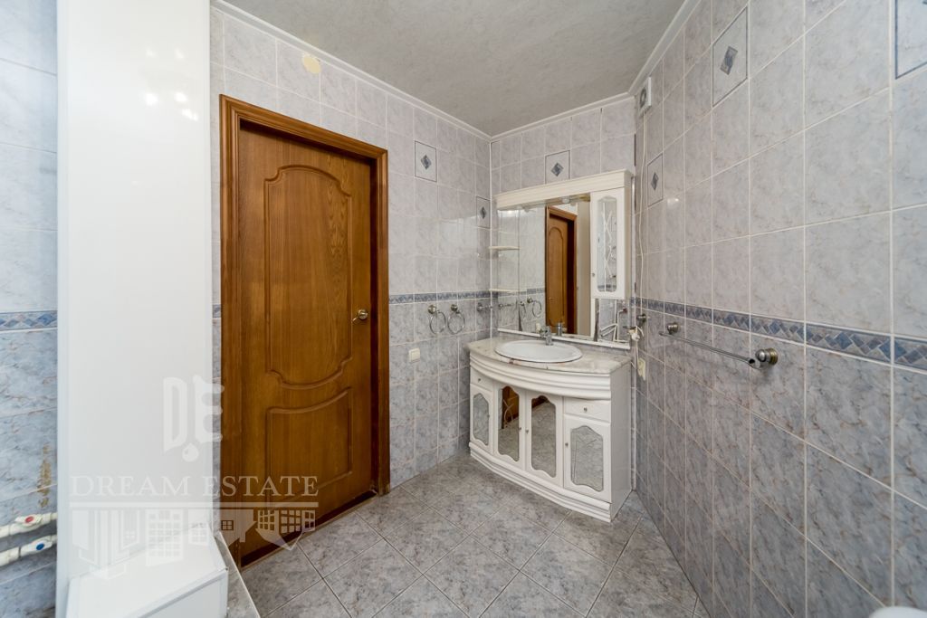 Продажа 3-комнатной квартиры, Ярославль, Алмазная ул,  5к2