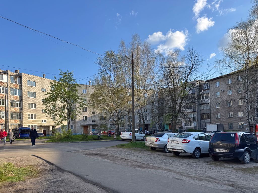 Продажа 3-комнатной квартиры, Ярославль, Алмазная ул,  5к2