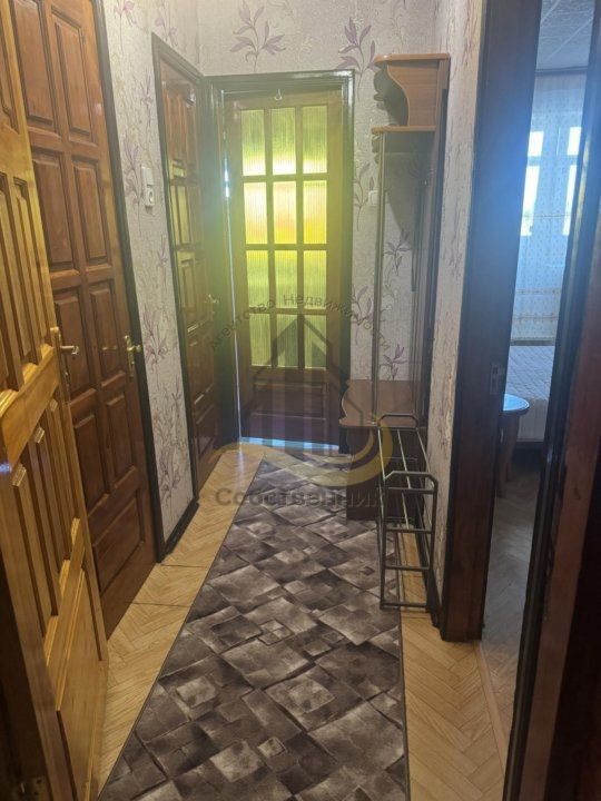 Аренда 1-комнатной квартиры, Старый Оскол, Комсомольский пр-кт,  1Б