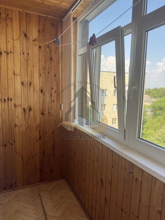 Аренда 1-комнатной квартиры, Старый Оскол, Комсомольский пр-кт,  1Б